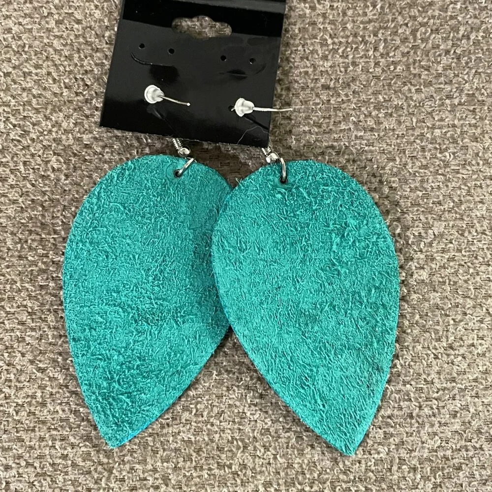 (NWOT) Boho Genuine Leather Layered Earrings. Turquoise/White/Multi - Picture 2 of 2